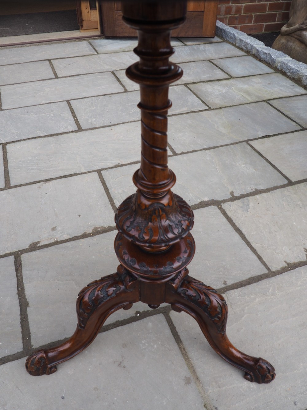 Victorian inlaid walnut pedestal table View XI