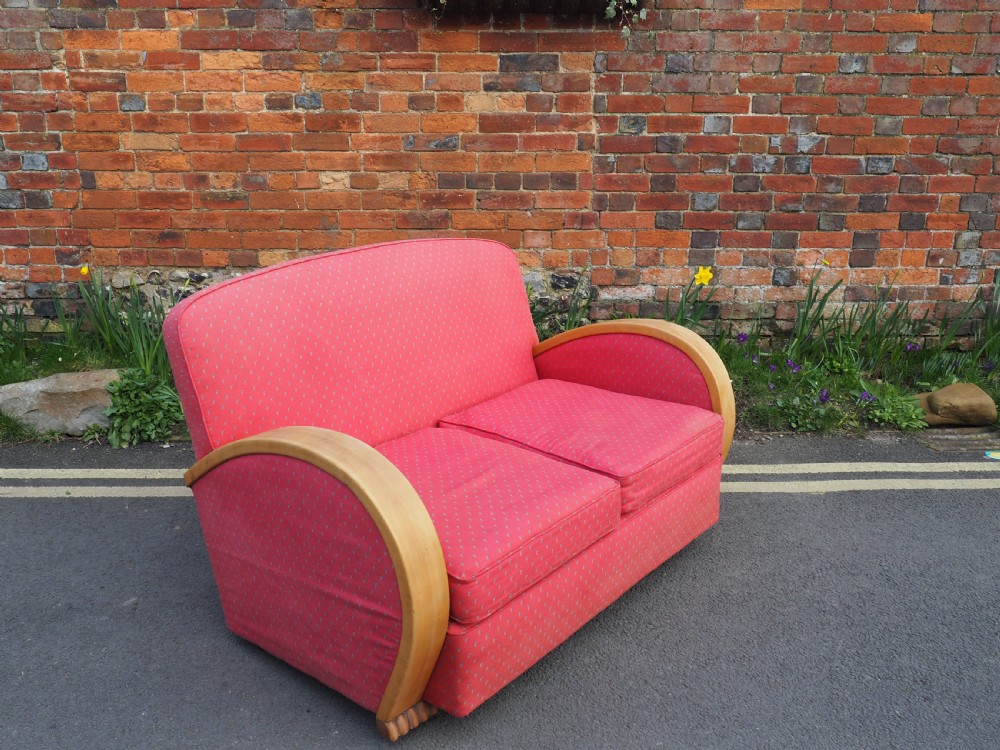 Art deco sofa View III