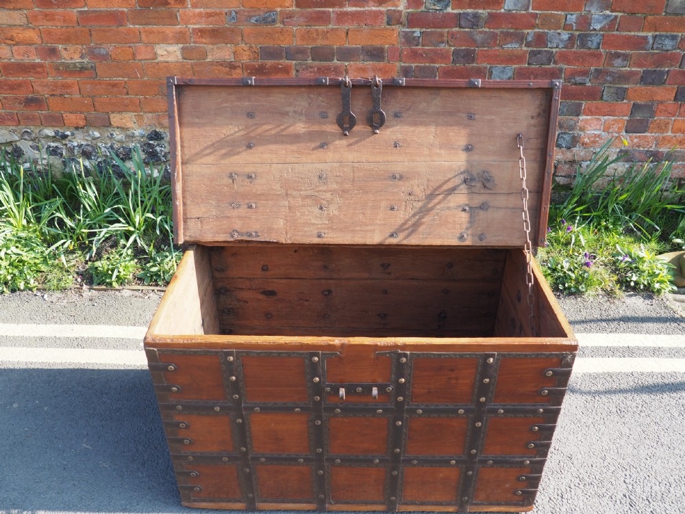 Indian teak trunk View V