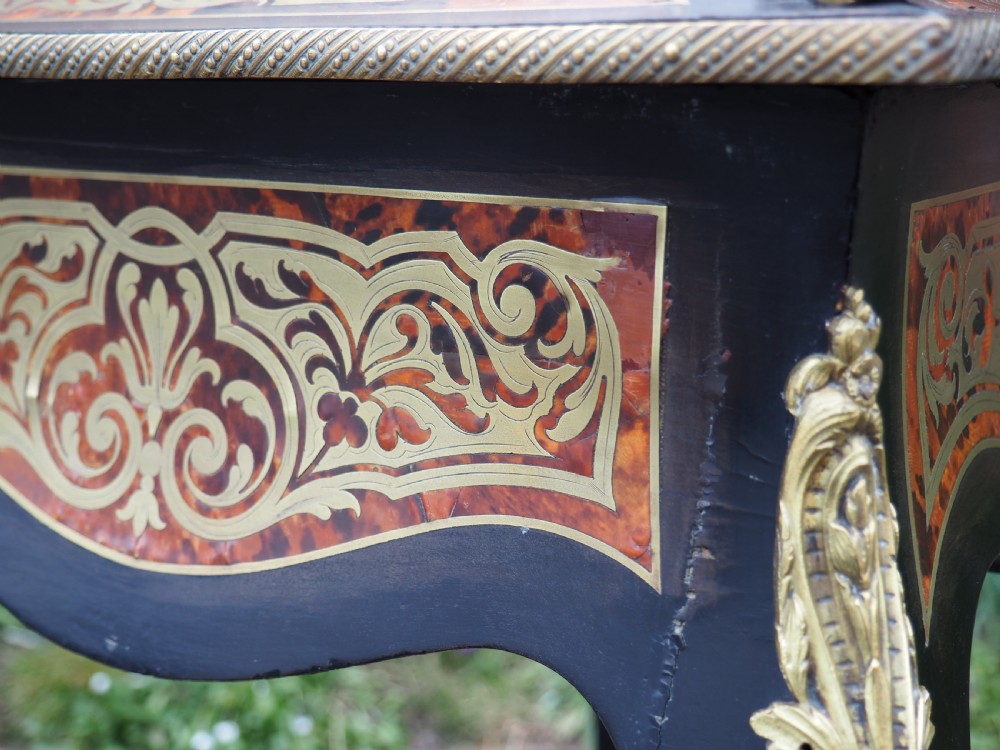Boulle jardiniere View VI
