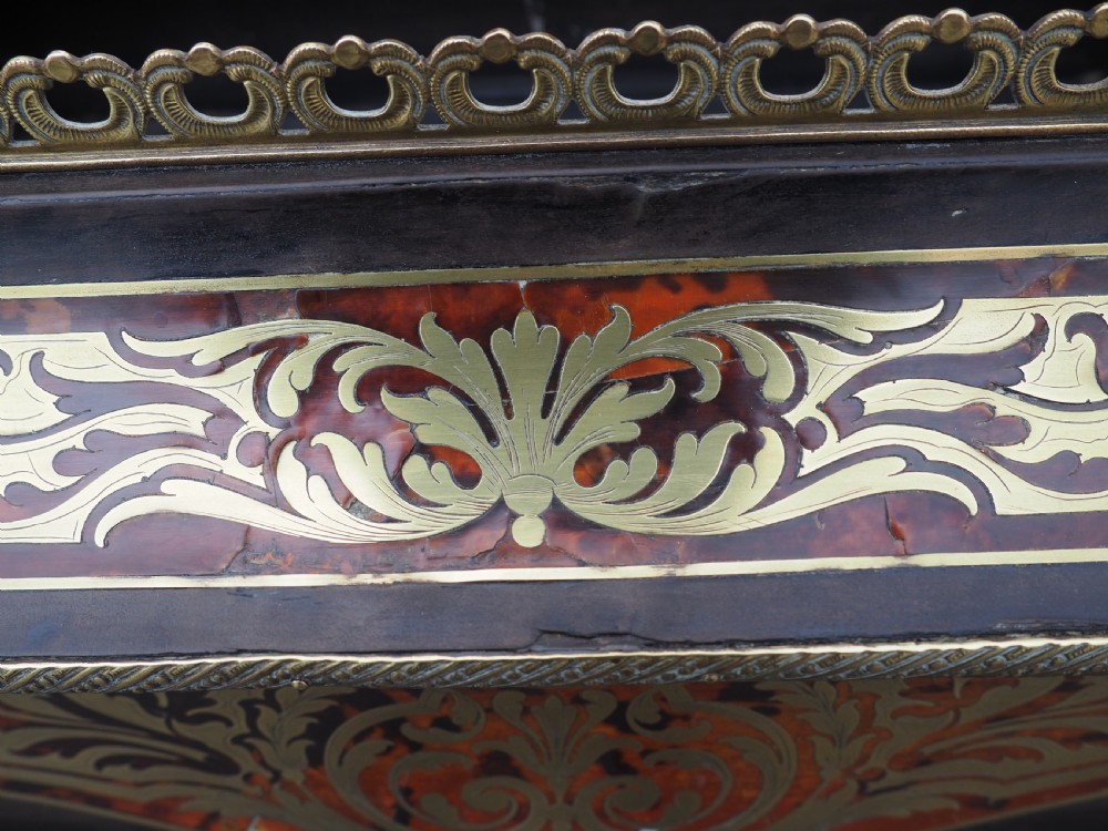 Boulle jardiniere View VIII