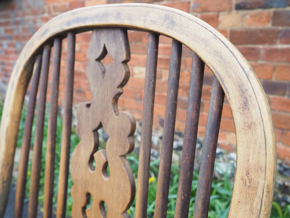 Broad arm windsor armchair View II