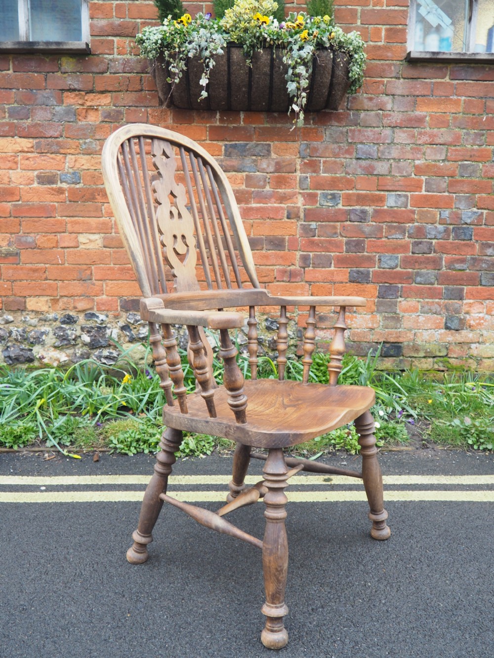 Broad arm windsor armchair View III