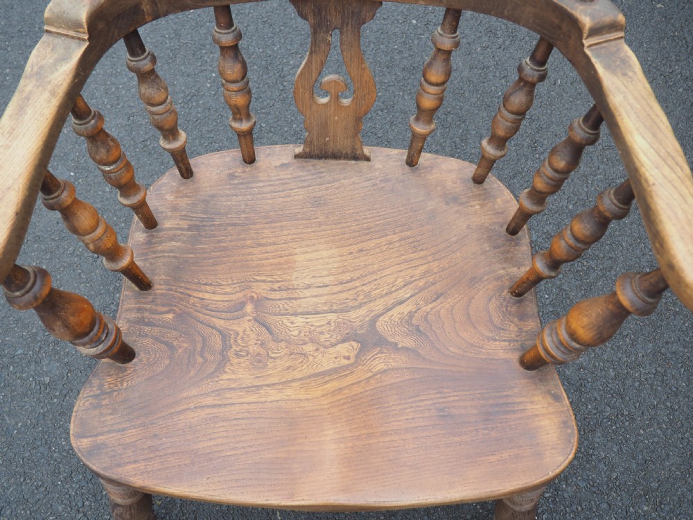 Broad arm windsor armchair View VI