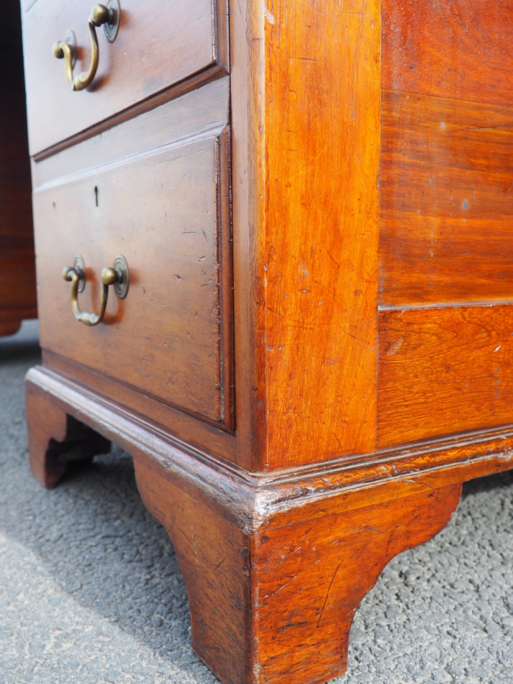 Edwardian mahogany pedestal desk View XIII