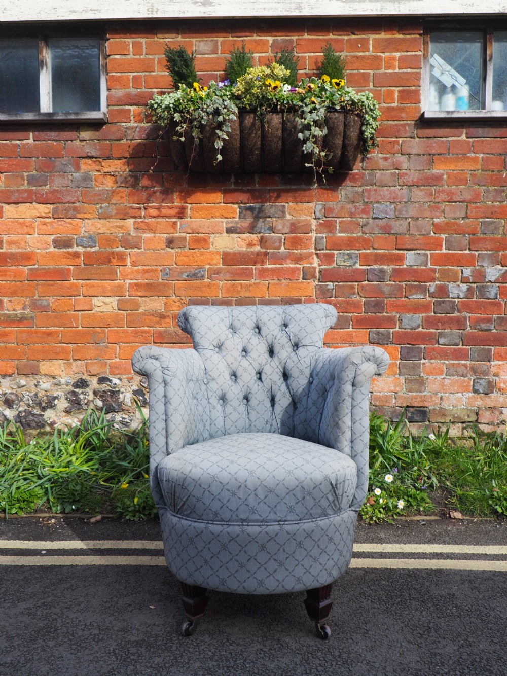 Small victorian armchair View II