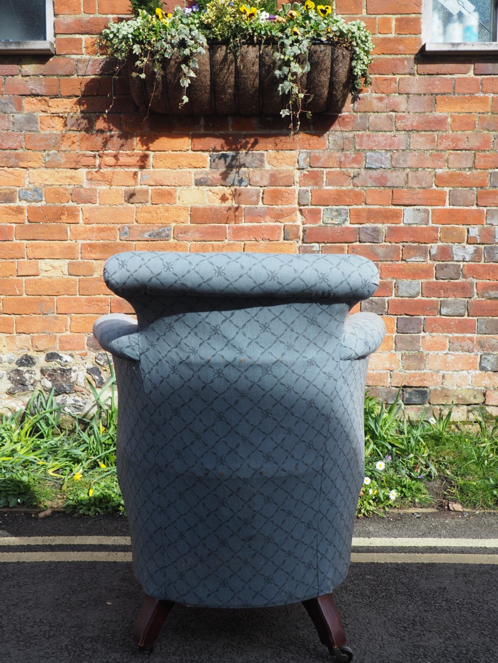 Small victorian armchair View VIII