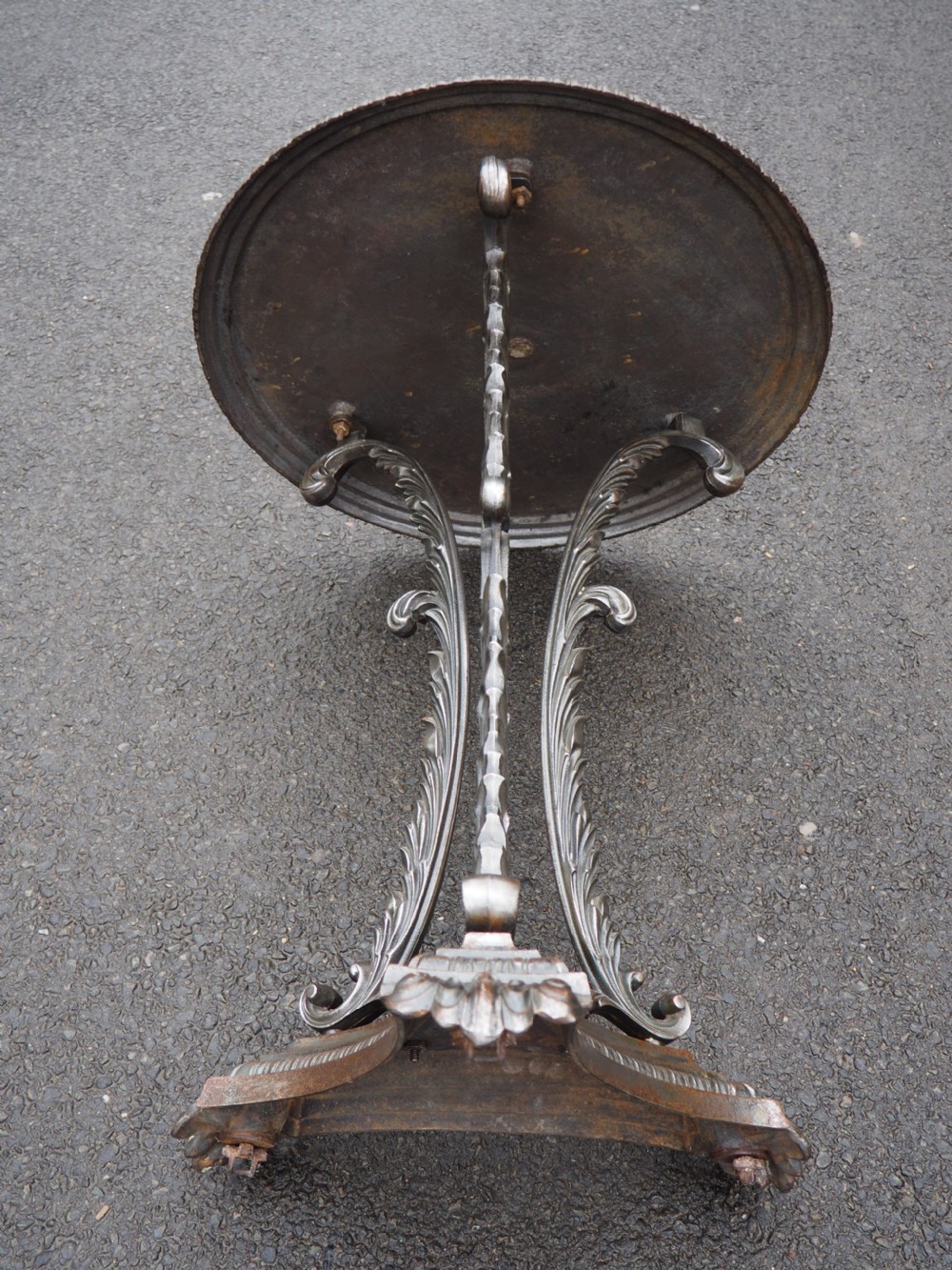 Nineteenth century cast iron table View VII