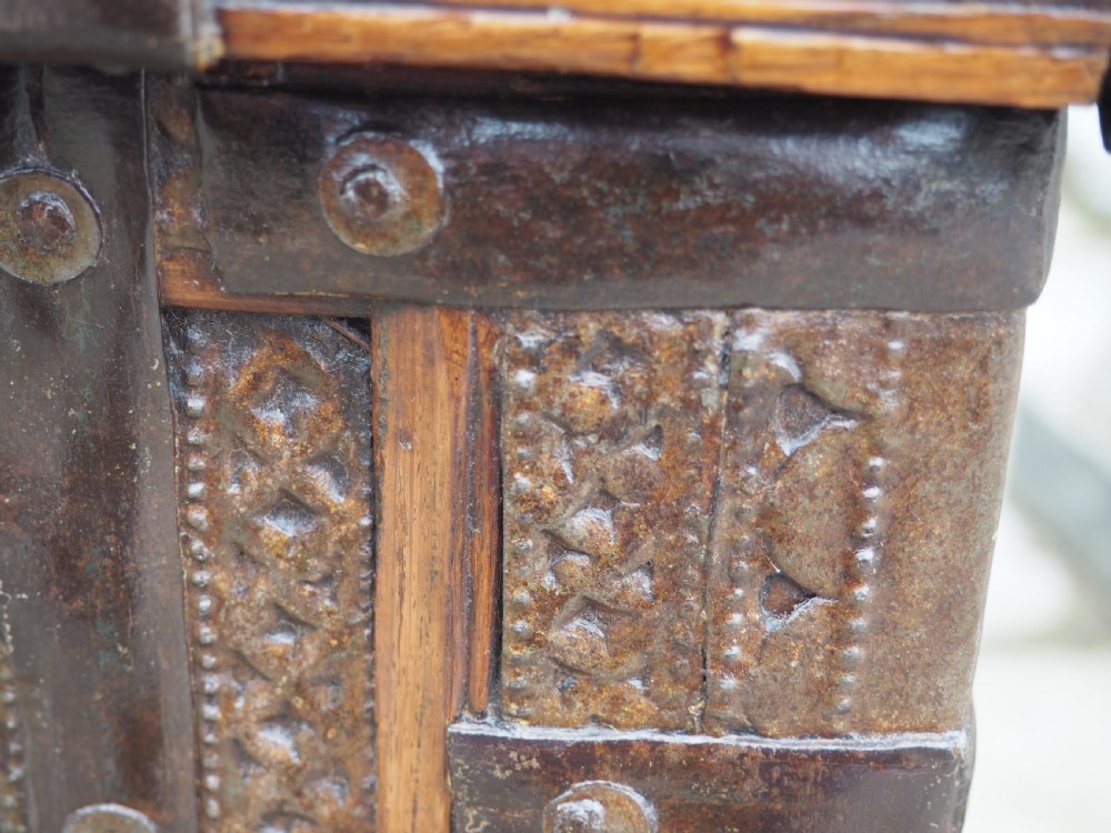 Indian teak trunk View VIII
