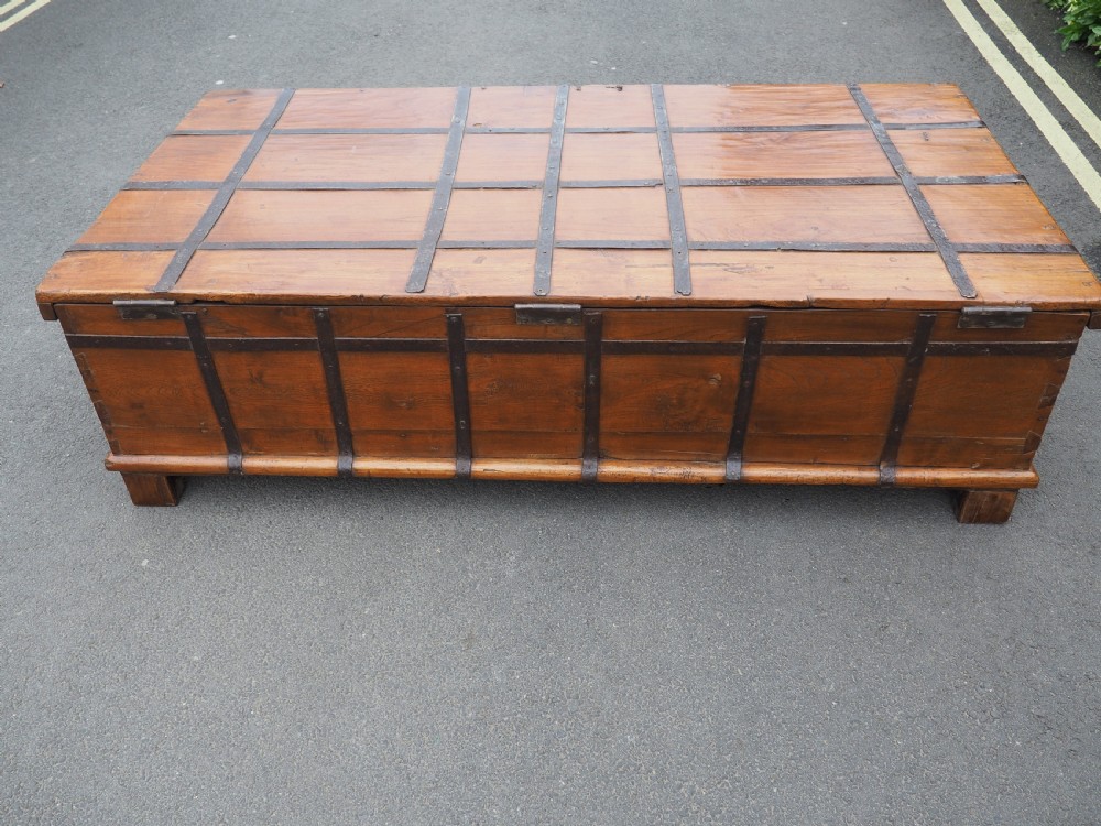 Very large Indian teak trunk View VI