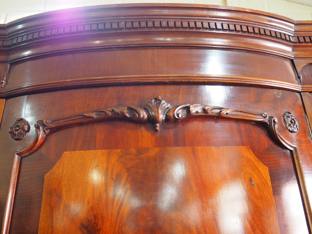 Mahogany triple wardrobe View VII