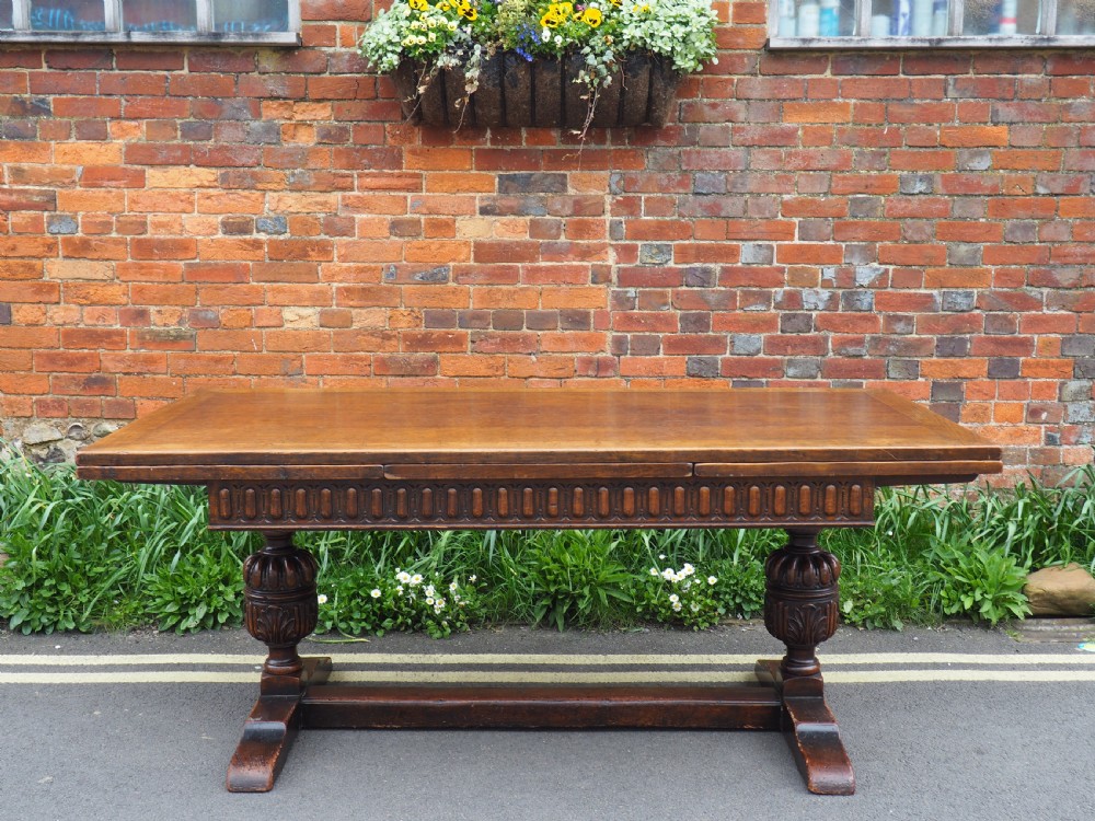 Large oak draw leaf table View IX