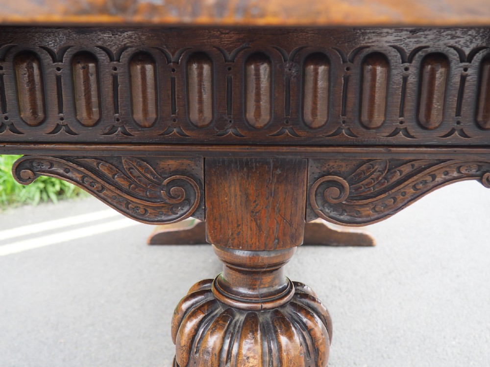 Large oak draw leaf table View XI