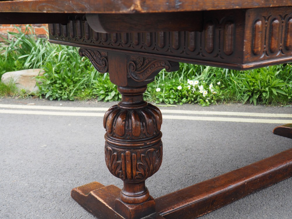 Large oak draw leaf table View XIV
