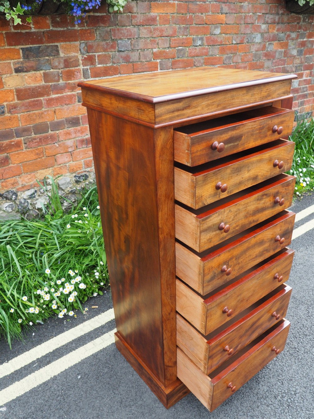 Victorian mahogany wellington chest View V