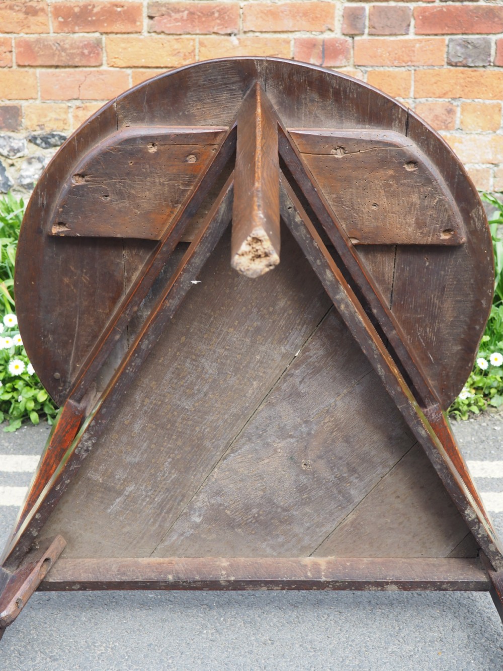 Oak cricket table View VI
