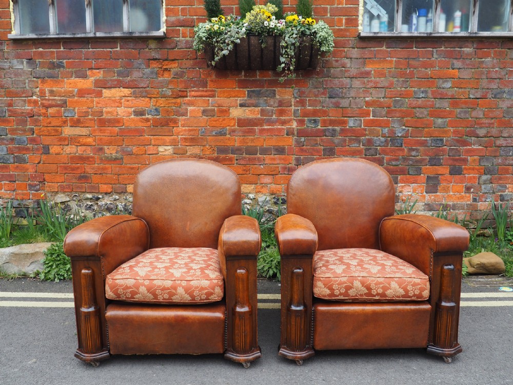 Pair of leather armchairs View IV