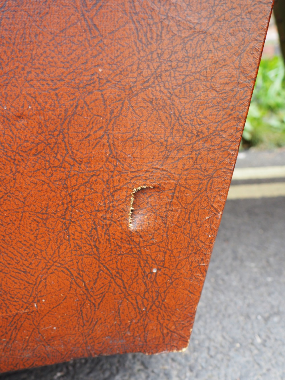 Pair of leather armchairs View VIII
