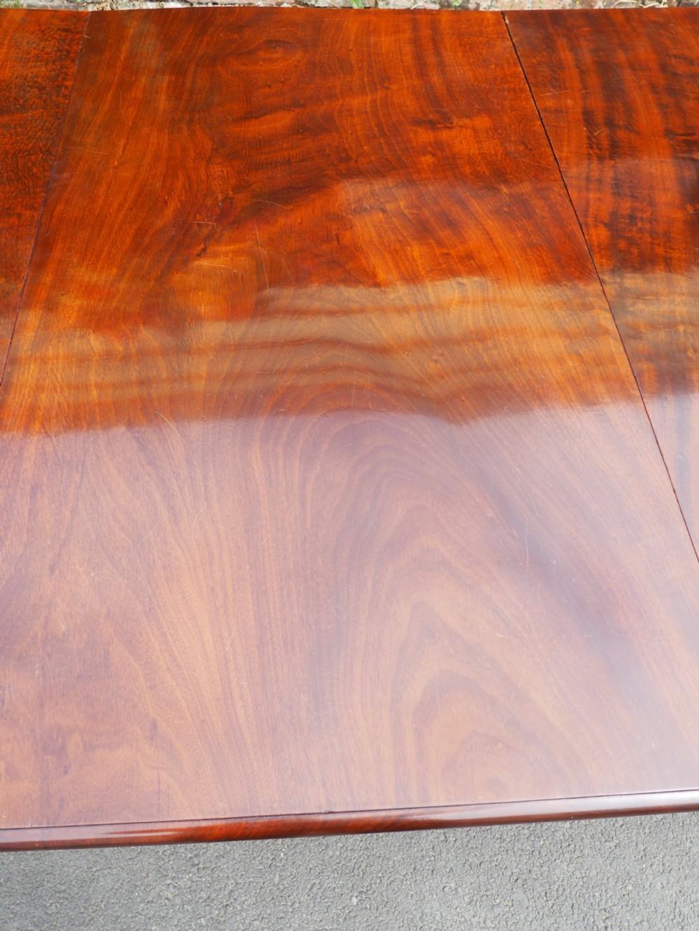 Nineteenth century Mahogany extending table View VI