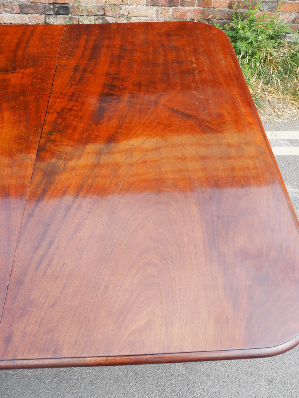 Nineteenth century Mahogany extending table View IX