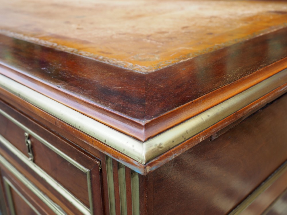 Continental Mahogany pedestal desk View VI