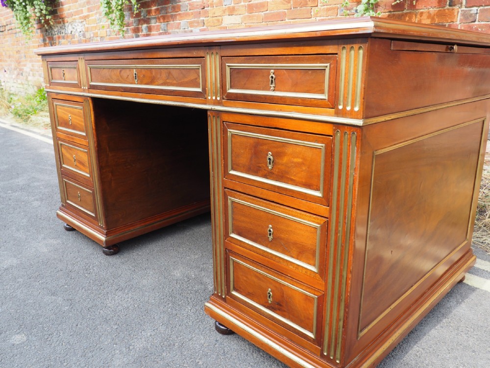 Continental Mahogany pedestal desk View IX