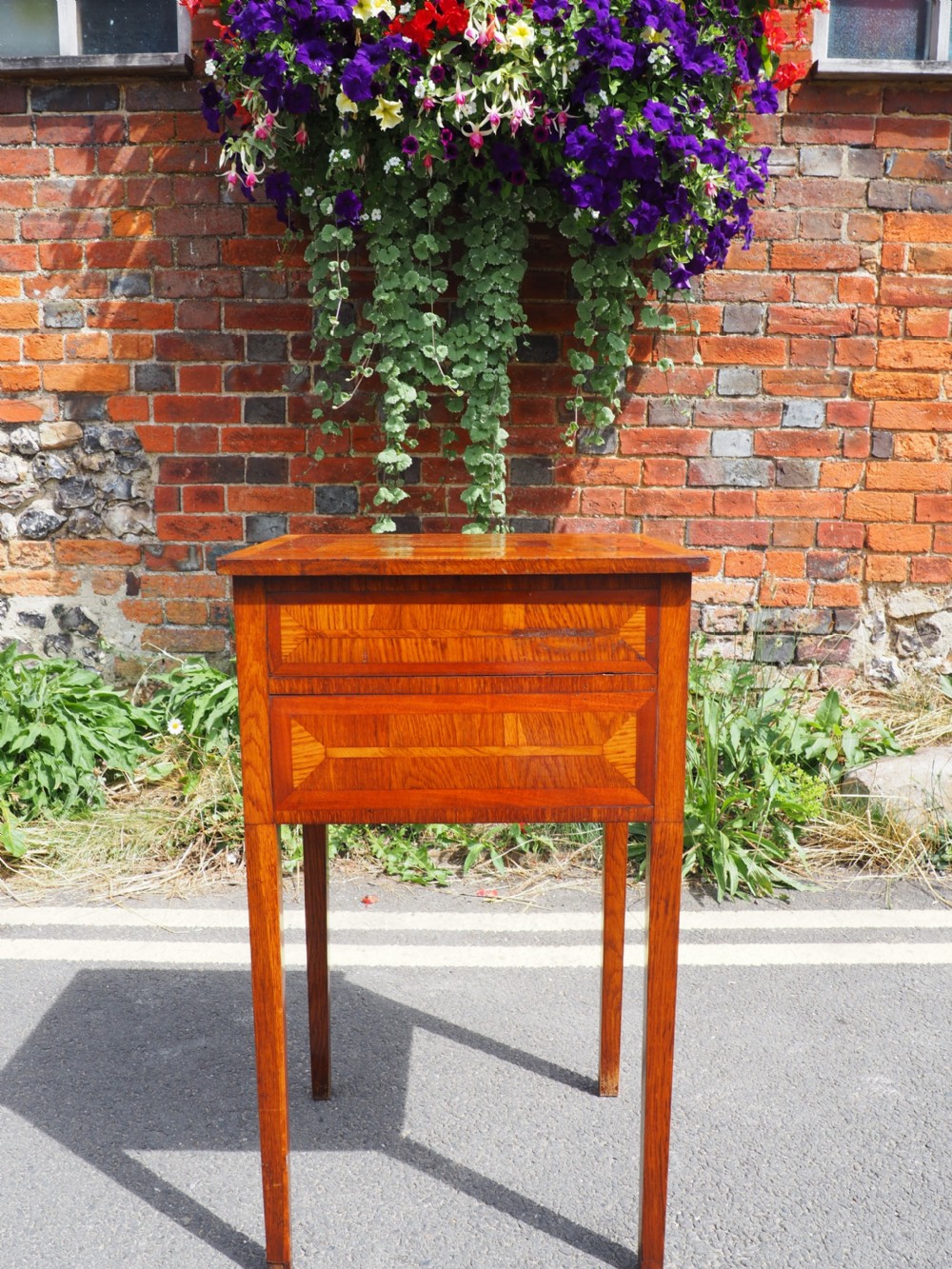 Small Nineteenth century table View VI