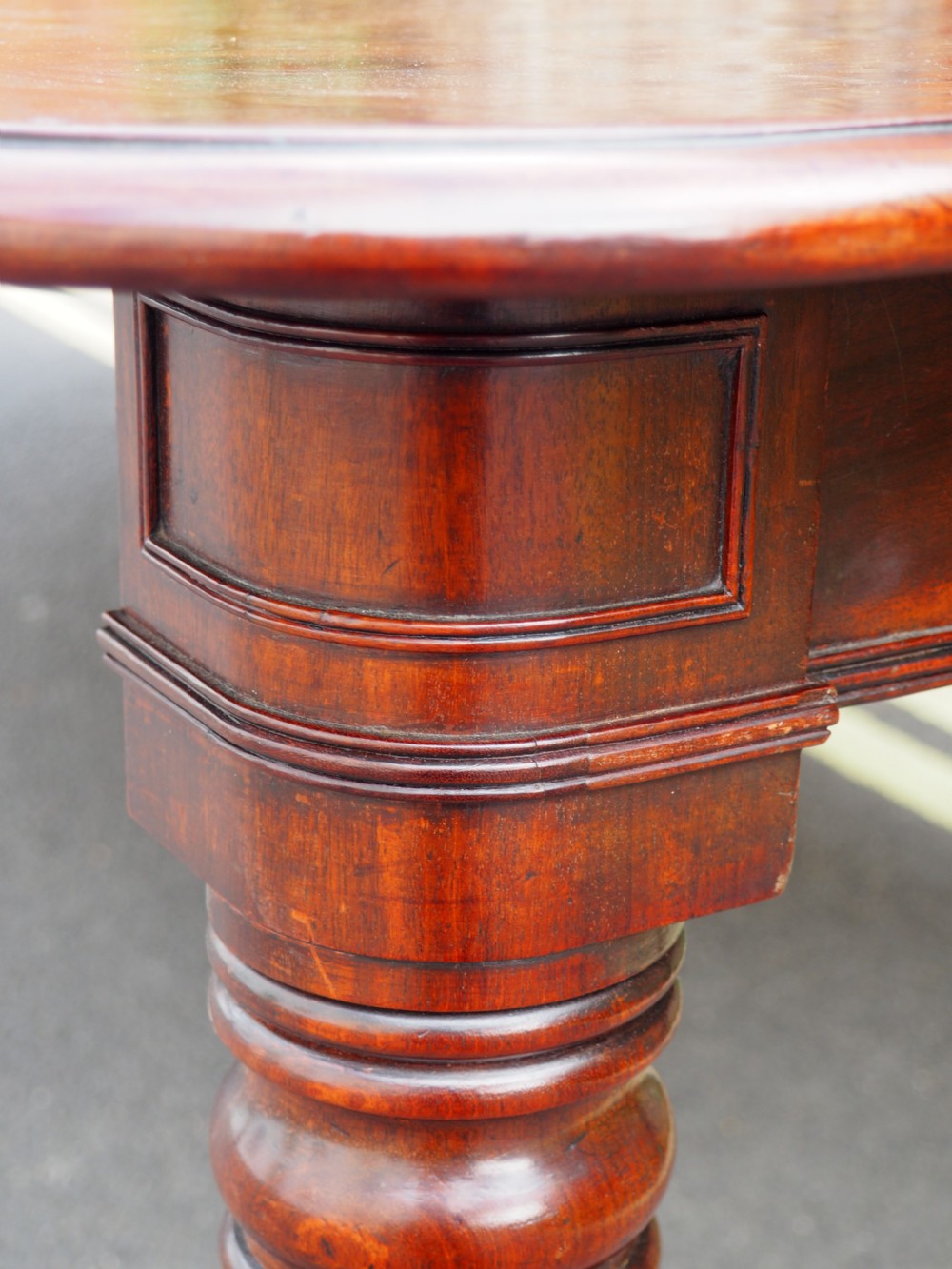 William IV Mahogany extending table View II