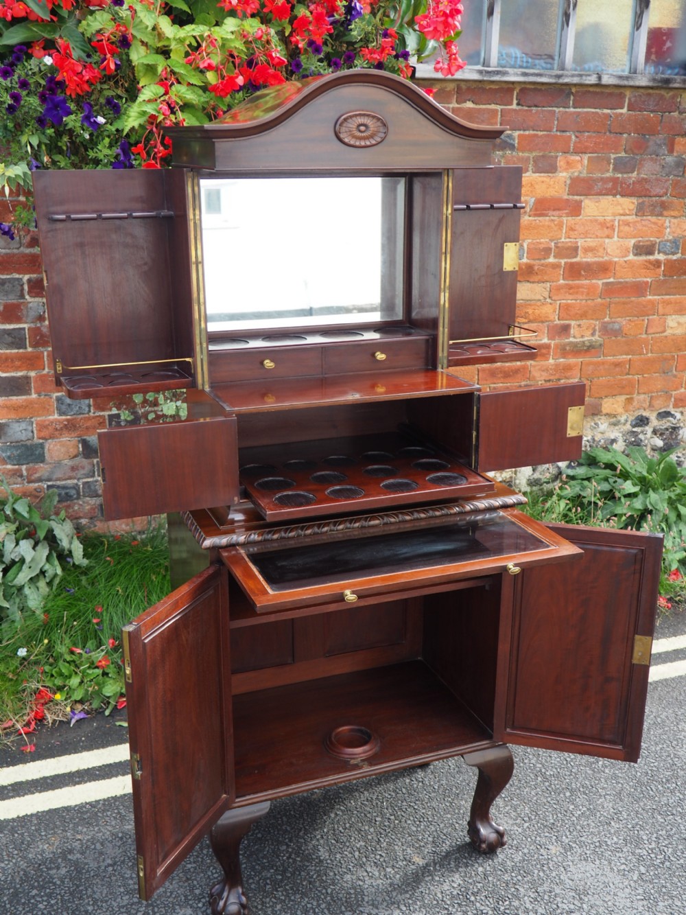 Waring and Gillow Mahogany drinks cabinet