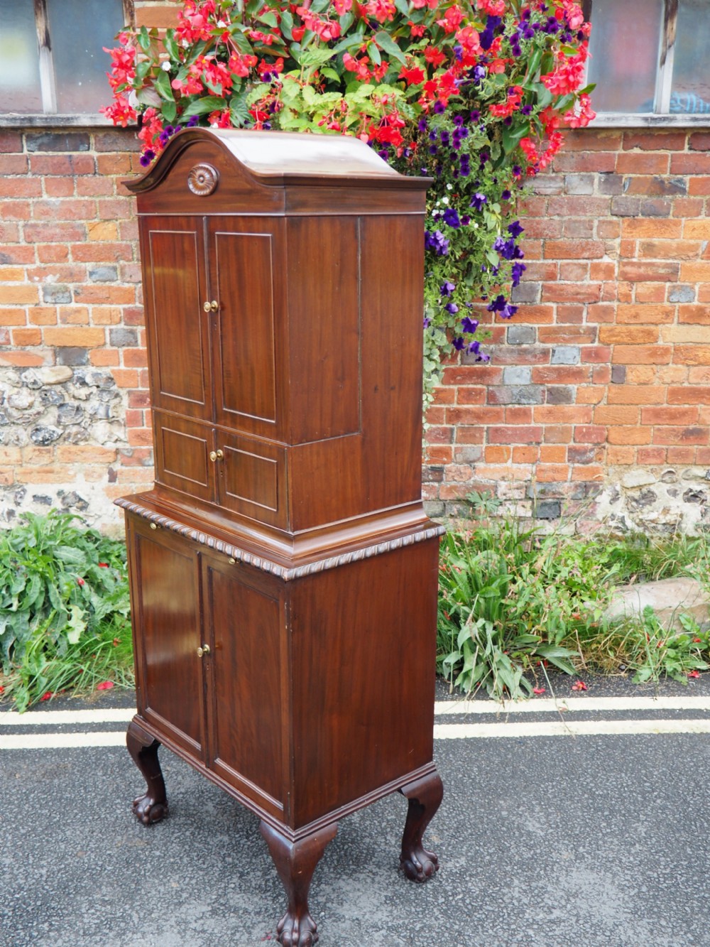 Waring and Gillow Mahogany drinks cabinet View VII
