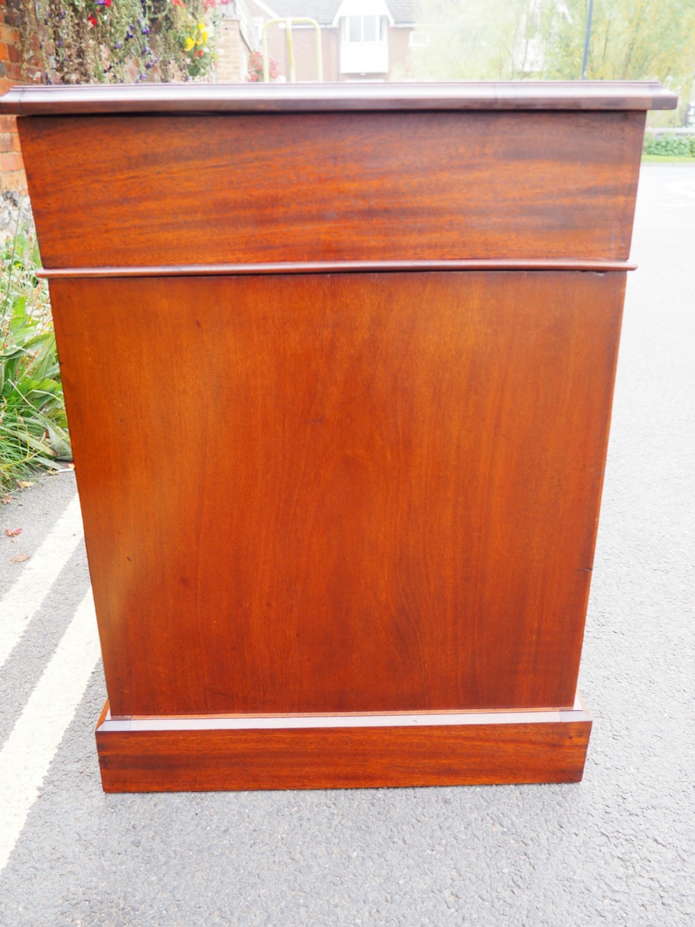 Late Victorian Mahogany pedestal desk View V