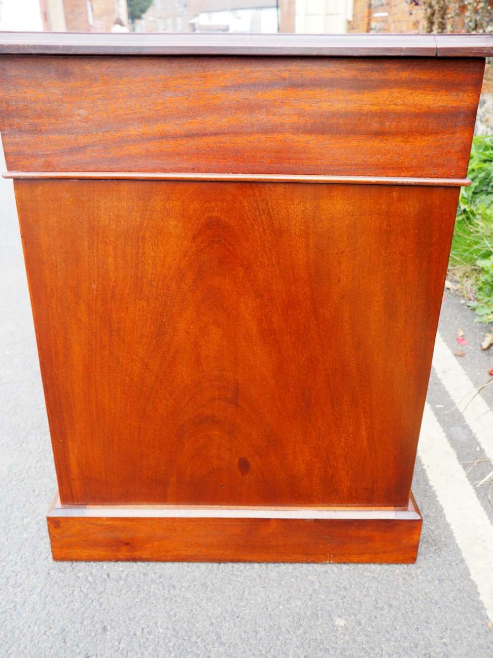Late Victorian Mahogany pedestal desk View VI