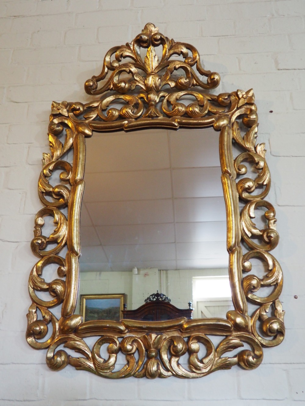 Carved giltwood mirror View VI