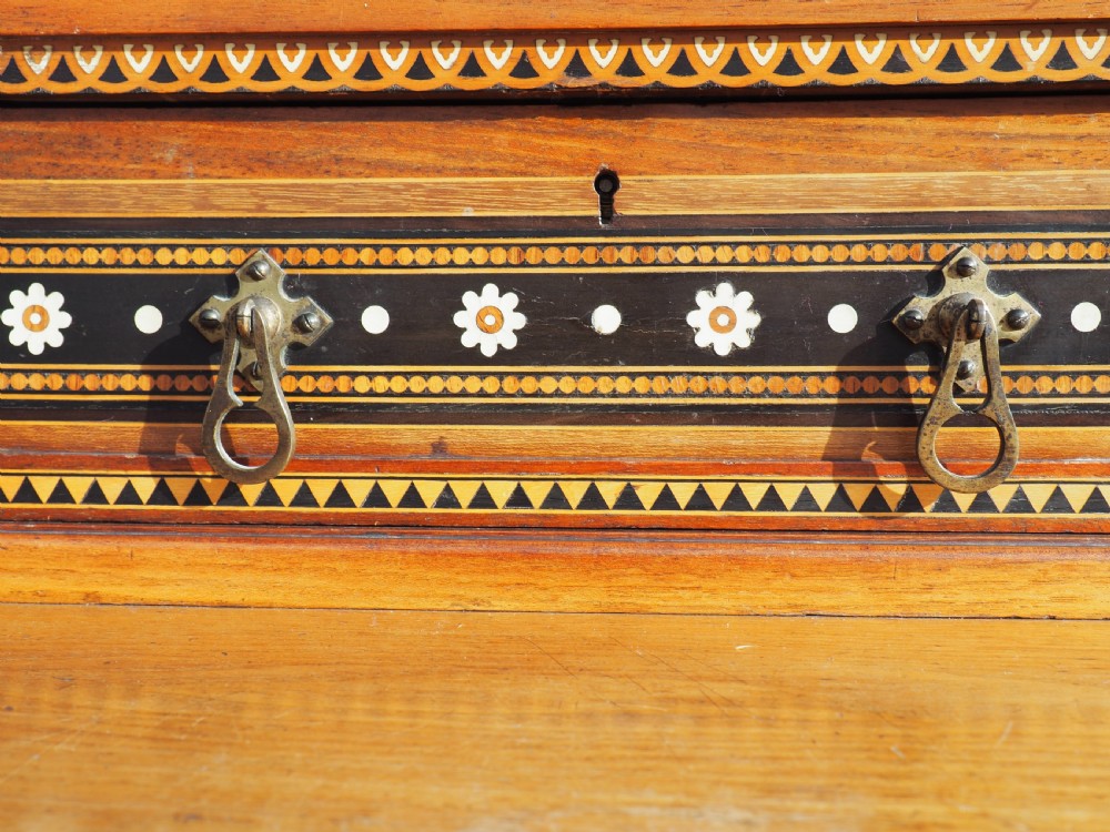 Reformed Gothic dressing table View II