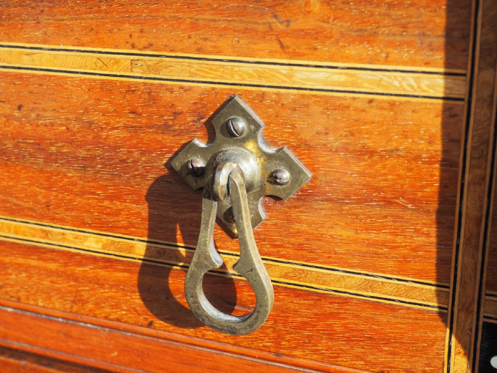 Reformed Gothic dressing table View VI