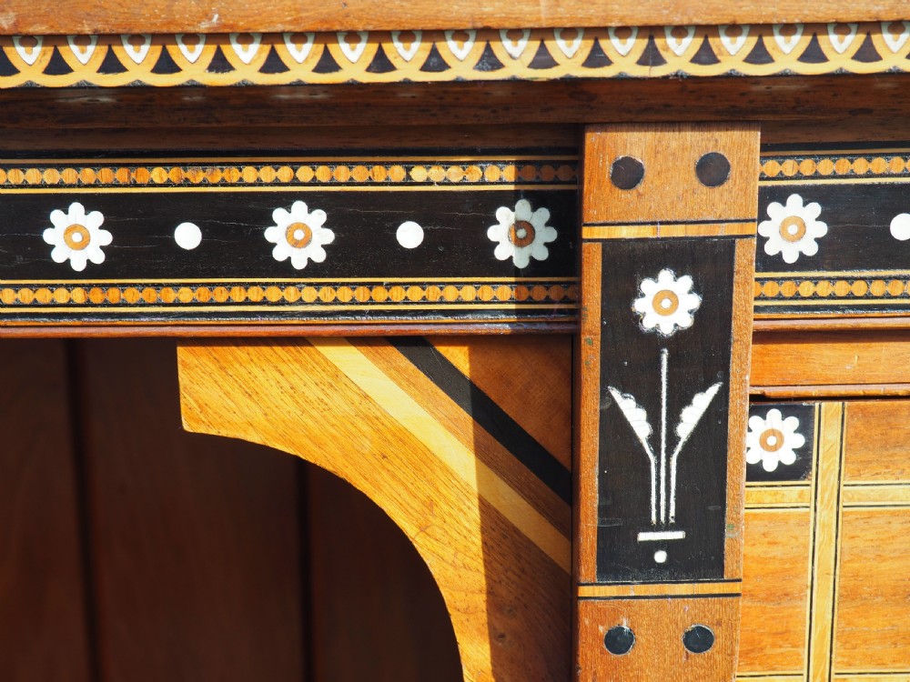 Reformed Gothic dressing table View XI