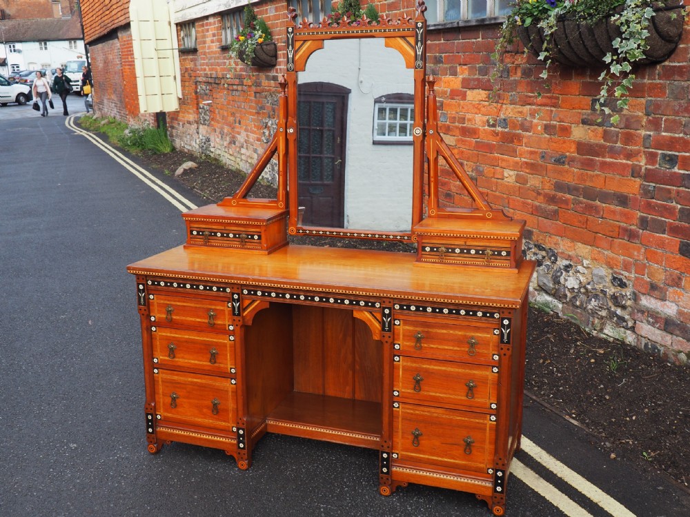 Reformed Gothic dressing table View XIV