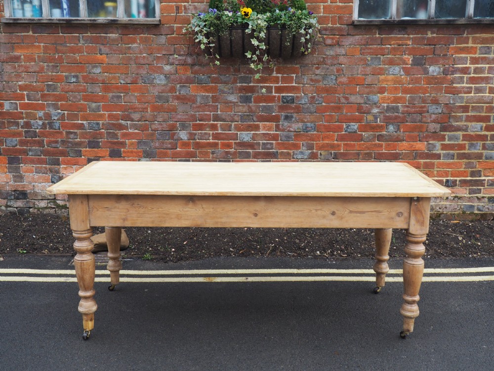 Victorian Pine table View X