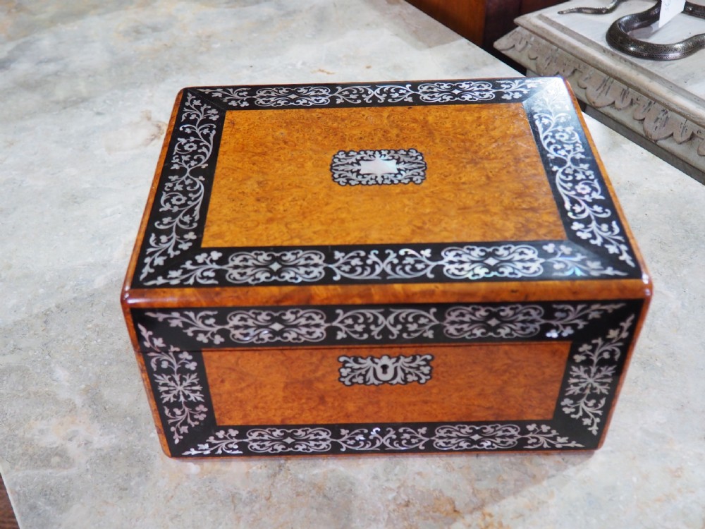 Early Victorian dressing case