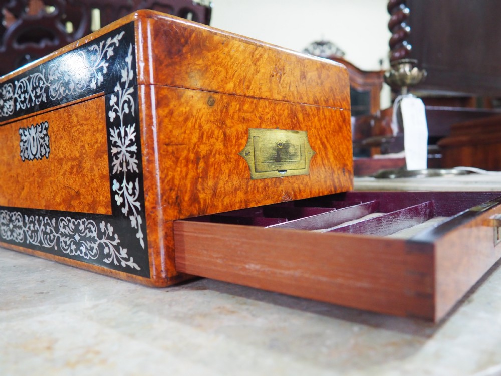 Early Victorian dressing case View III