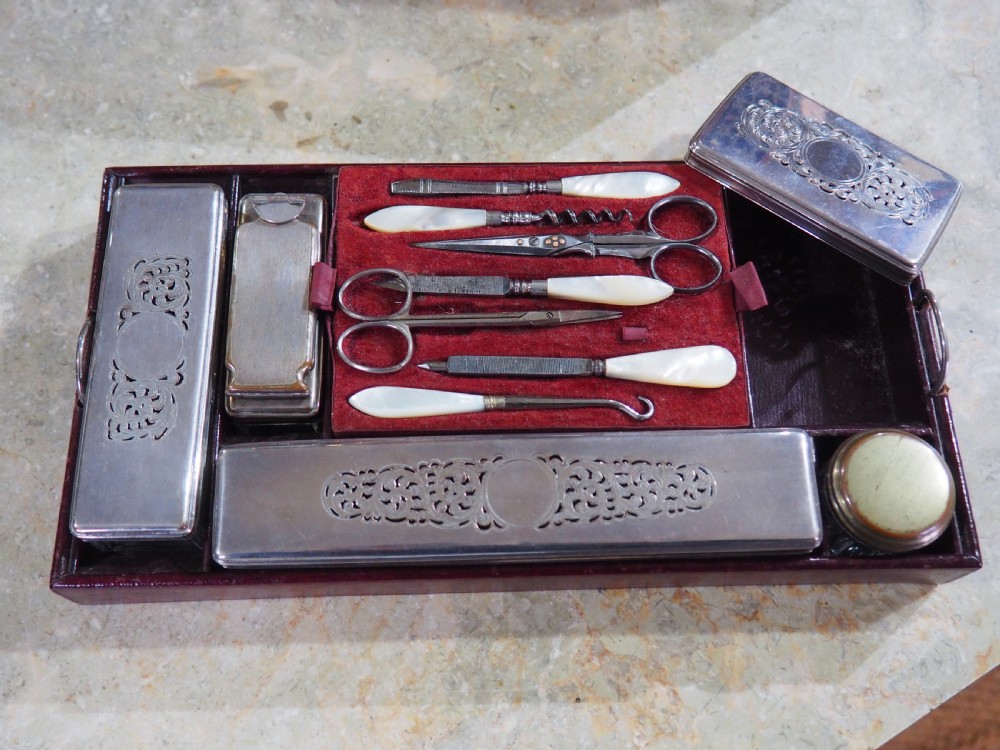 Early Victorian dressing case View VII