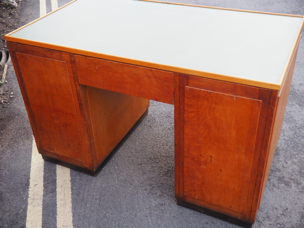 Oak pedestal desk View VI