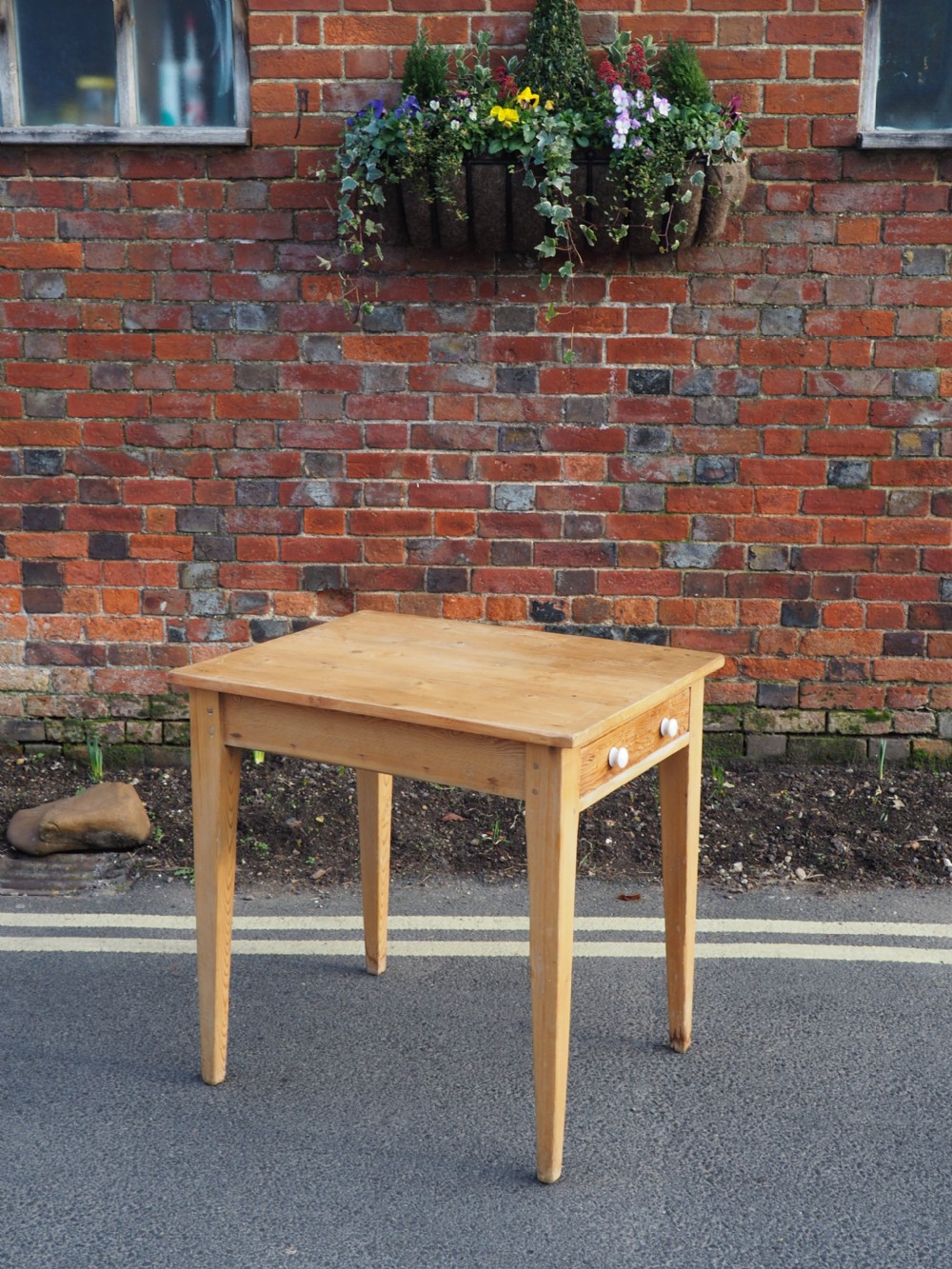 Small late Victorian Pine table