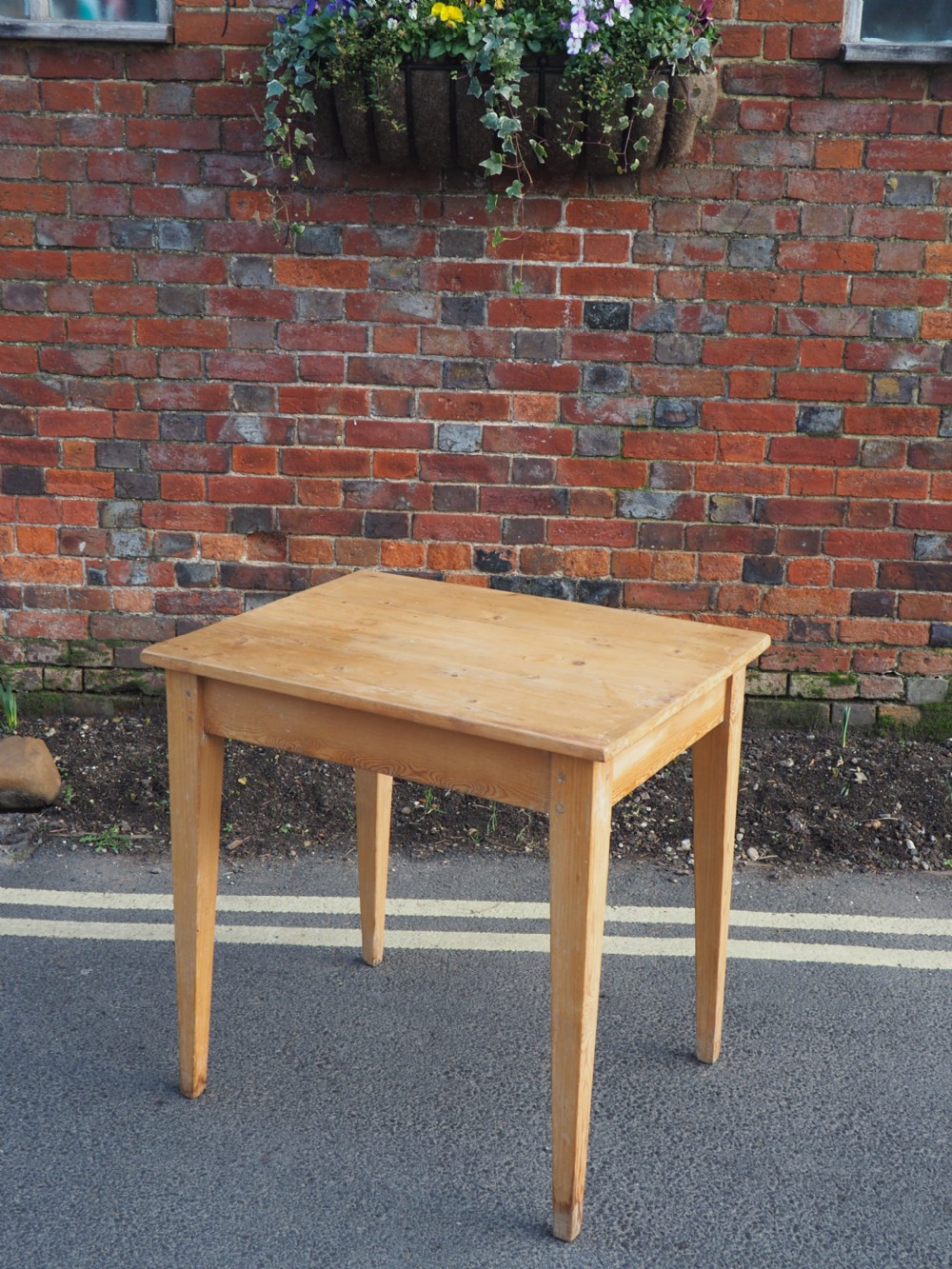 Small late Victorian Pine table View V