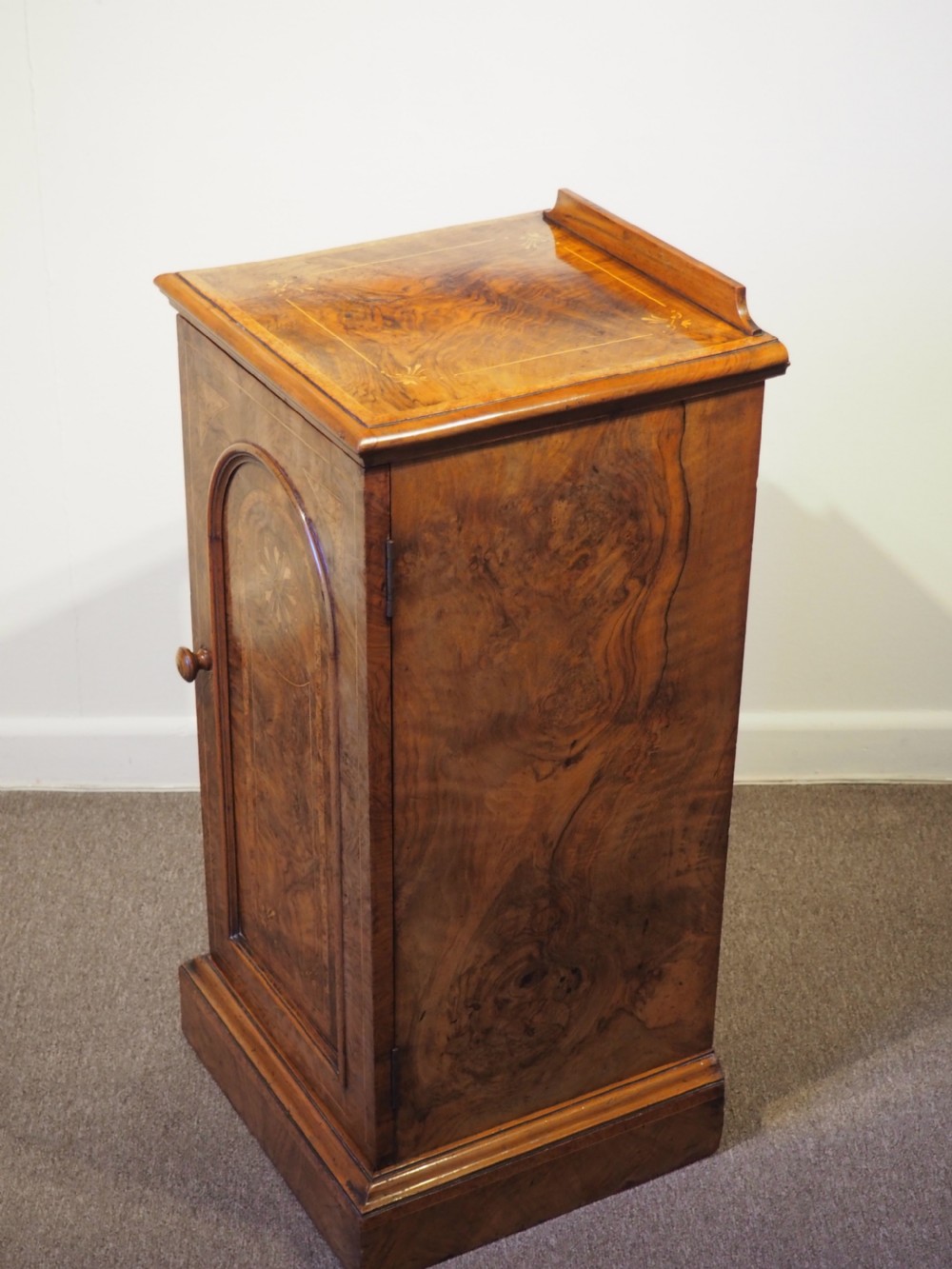 Victorian figured Walnut bedside cupboard View VII
