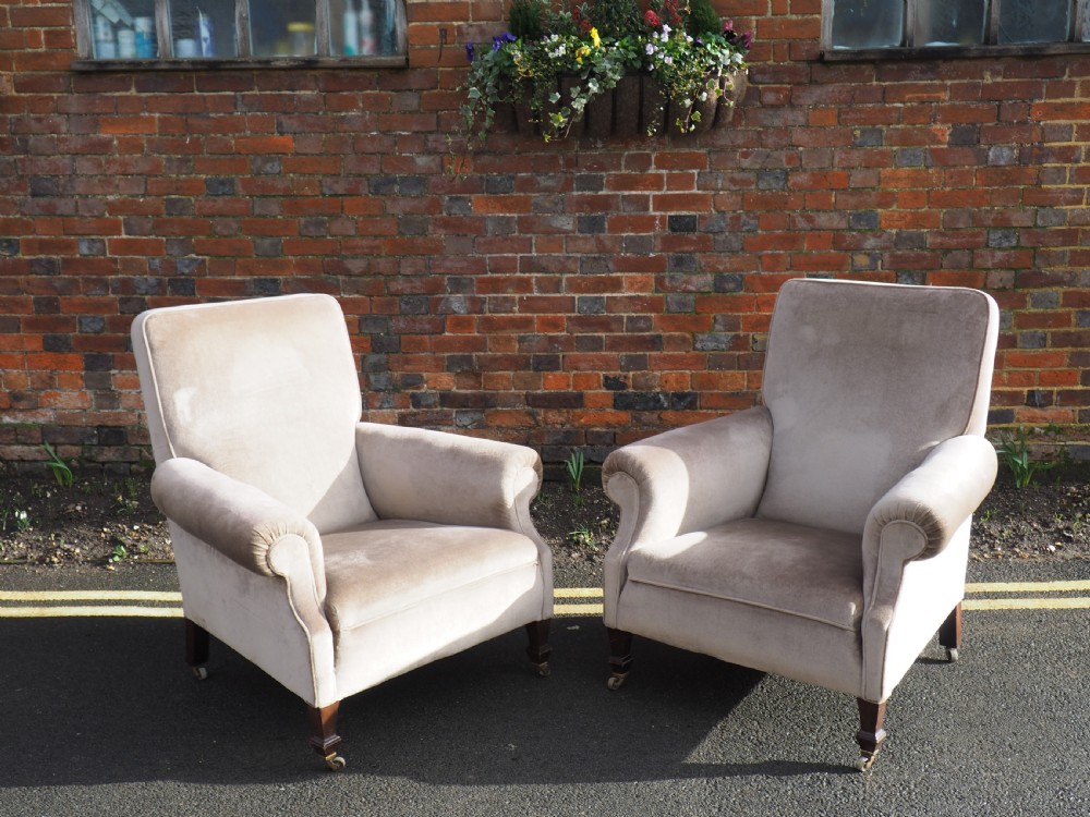 Pair of large Armchairs View V