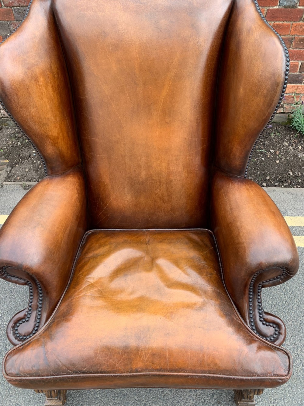 Leather wing armchair  View VII