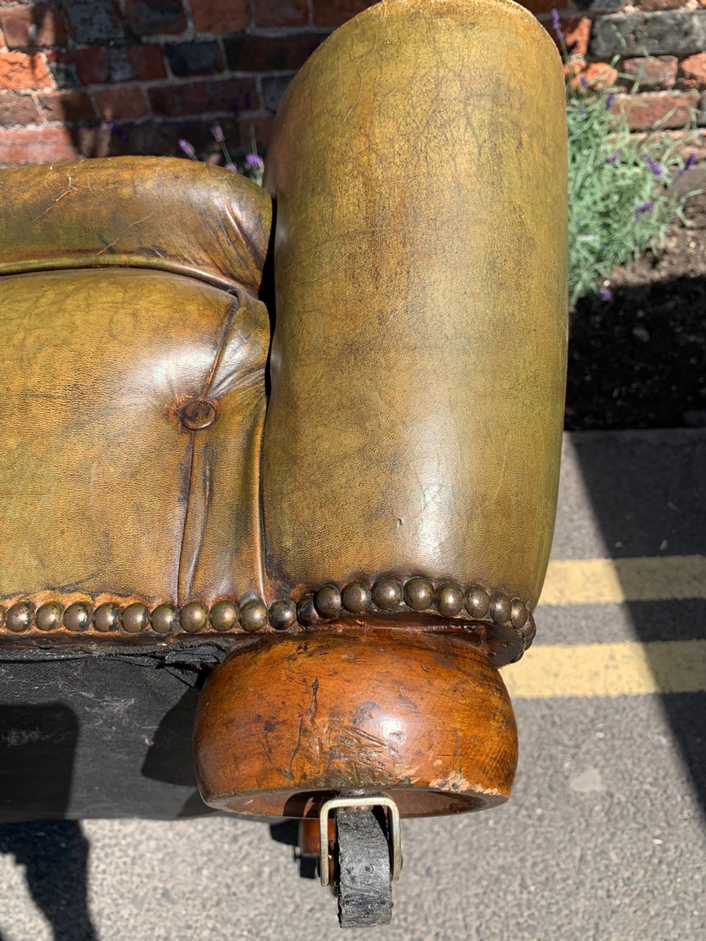 Hand dyed leather Chesterfield  View IX