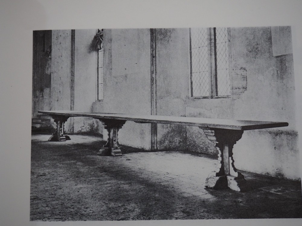 Large solid Oak refectory table View VII