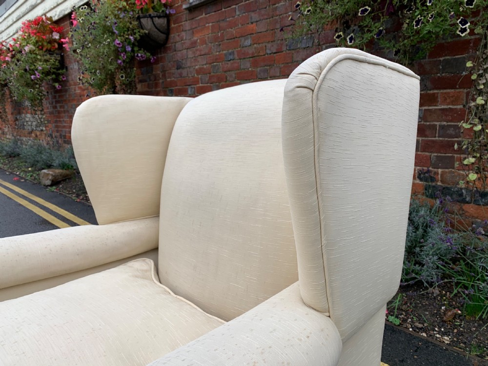 Large winged armchair  View VI